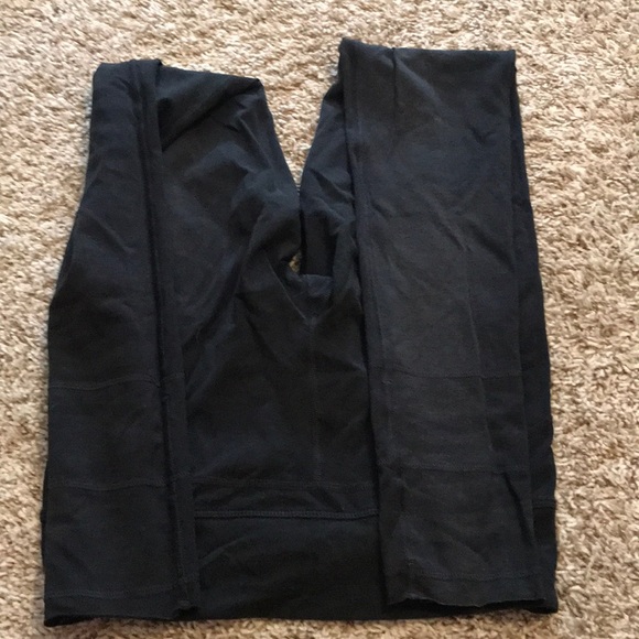 Lolë yoga pants - Picture 2 of 5